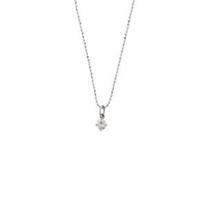 Collana in oro bianco 18 kt, maglia pallini, con ciondolo punto luce a 4 griffe con diamante taglio brillante da 0.59 ct colore JK purezza SI. La collana e' lunga 45.2 cm, il ciondolo misura 0.7x1.4 cm. Made in Italy.