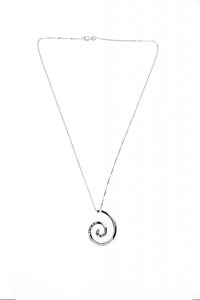 Collana oro bianco con spirale e diamanti