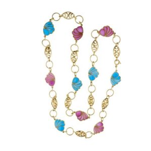 collana sautoir Gobbi in oro giallo con forme simil conchiglie smaltate rosa e azzurre