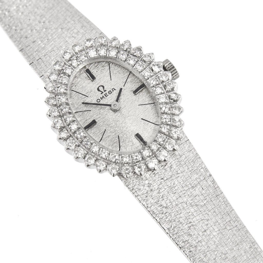 Watch in white gold and diamonds