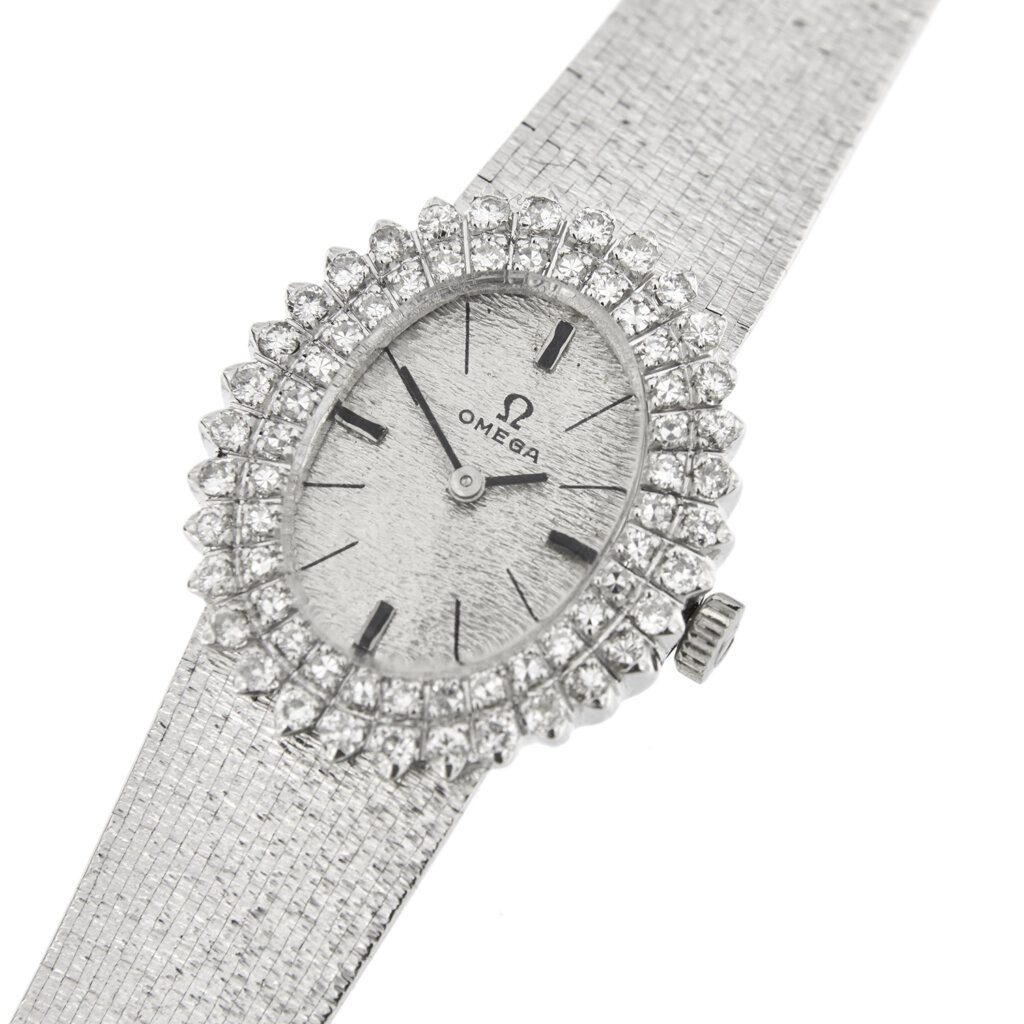 Watch in white gold and diamonds