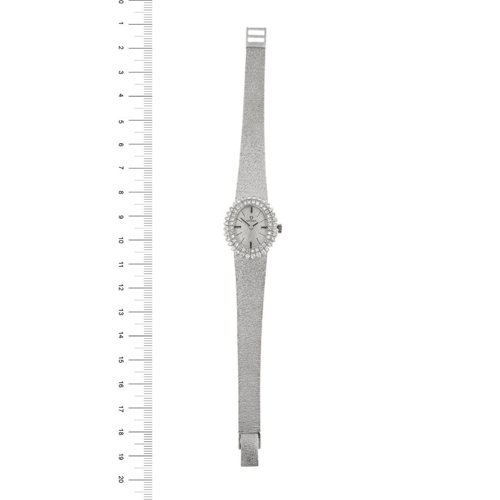 Watch in white gold and diamonds