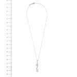 Collana oro bianco con diamanti e perla foto paragone righello per misura lunghezza gioiello in cm