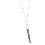 retro di ciondolo con diamanti su collana oro bianco maglia veneta