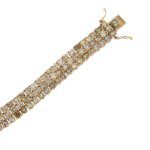dettaglio zoom colorazioni diamanti e chiusura su bracciale oro rosa