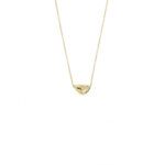 Collana in oro giallo 18 kt maglia rolò con ciondolo pepita triangolare bombata, chiusura regolabile.