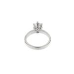 Visione retro anello solitario oro bianco 6 griffe e diamante