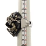 anello oro bianco con pietre preziose su fuso per misura gioiello mano dito 13-14