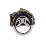 anello visione retro oro bianco con onice smeraldi e diamanti