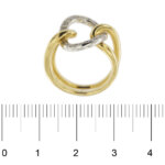 anello due cerchi con diamanti oro giallo e oro bianco foto paragone righello per misura in cm