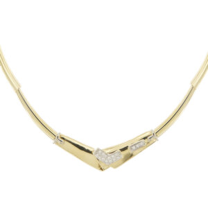 Collier girocollo maglia a segmenti semirigida in oro giallo e bianco 18 kt con 16 diamanti taglio brillante da 0,02 ct cad, totale 0,32 ct - colore FG e purezza VS.