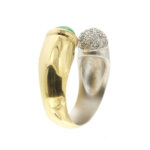 anello oro bianco e giallo contrarie con smeraldo e diamanti lato 2