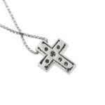 Visione retro ciondolo collana oro bianco maglia veneta con diamanti