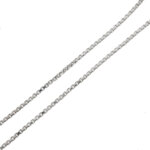 Dettaglio maglia veneta di collana oro bianco 18kt con ciondolo a croce con diamanti