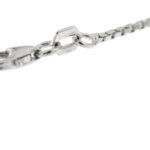Dettaglio punzone 750 oro collana oro bianco con ciondolo con diamanti