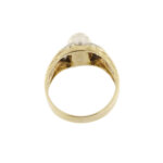 visione interna di anello oro giallo con perla e diamanti brand Nimei