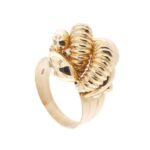 foto profilo lato di anello vintage oversize oro rosa