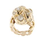 prospettiva di anello vintage bombato in oro rosa con diamanti