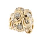 frontale di anello vintage bombato in oro rosa con diamanti