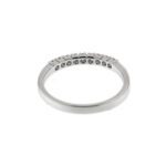 visione interna e retro di anello oro bianco riviere con diamanti