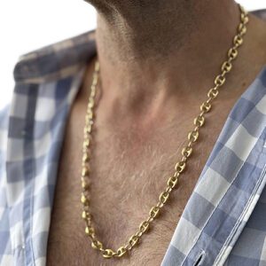 Foto gioiello indossata: collana oro giallo maglia marina