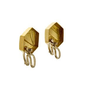 profilo retro e apertura di copri bottoni in oro